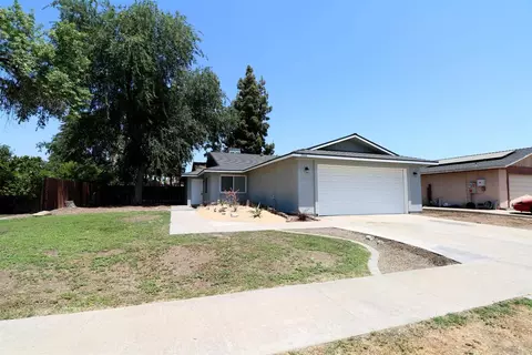 1400 E Laurel Ave, Tulare, CA 93274 photo 2