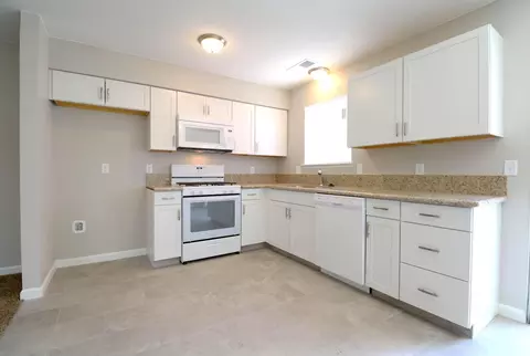 1400 E Laurel Ave, Tulare, CA 93274 photo 6