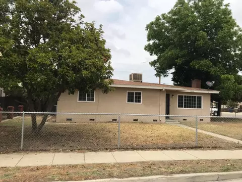 1494 E Bardsley Ave, Tulare, CA 93274 photo 2