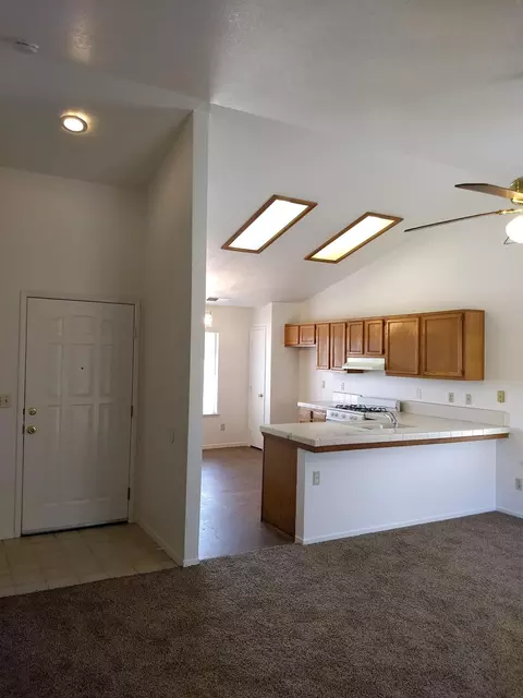 2040 E Pershing Ave, Visalia, CA 93292 photo 2