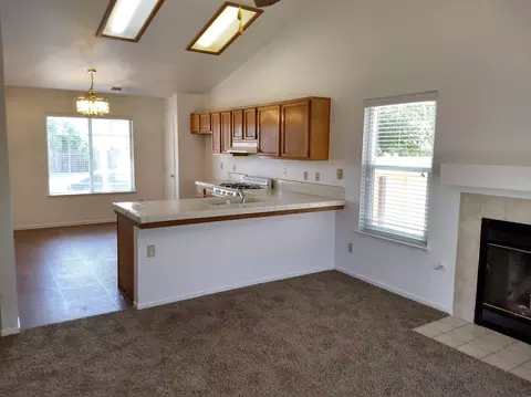 2040 E Pershing Ave, Visalia, CA 93292 photo 5