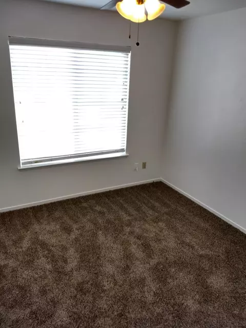 2040 E Pershing Ave, Visalia, CA 93292 photo 11