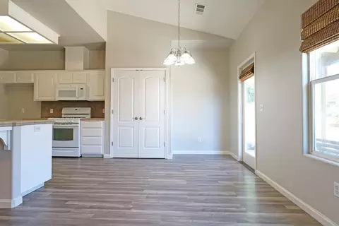 2326 Eagle Ct, Tulare, CA 93274 photo 7