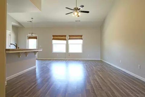 2326 Eagle Ct, Tulare, CA 93274 photo 3