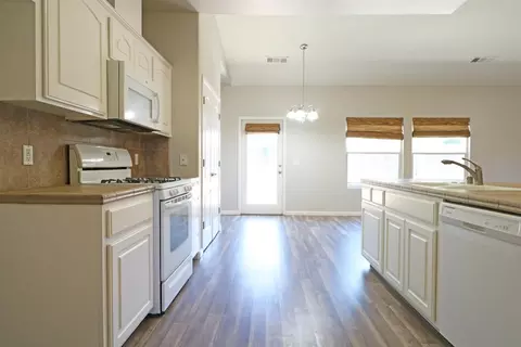 2326 Eagle Ct, Tulare, CA 93274 photo 6