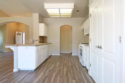 2326 Eagle Ct, Tulare, CA 93274 photo 5