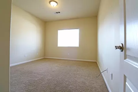 2326 Eagle Ct, Tulare, CA 93274 photo 8