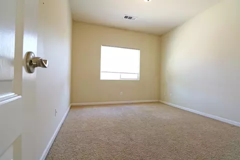 2326 Eagle Ct, Tulare, CA 93274 photo 9
