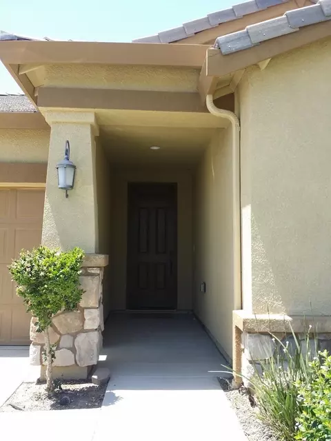 155 Hampton St, Tulare, CA 93274 photo 3