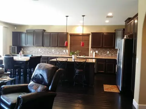 155 Hampton St, Tulare, CA 93274 photo 5