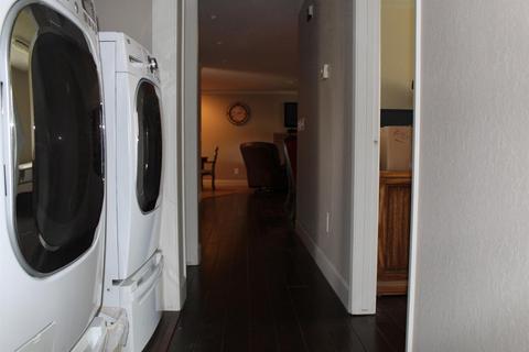 500 E Hickory St, Lindsay, CA 93247 photo 4