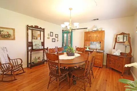 1587 E Sequoia Ave, Tulare, CA 93274 photo 10