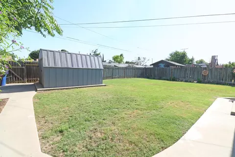 1587 E Sequoia Ave, Tulare, CA 93274 photo 17
