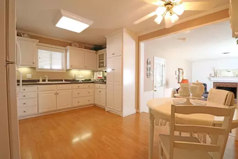 1587 E Sequoia Ave, Tulare, CA 93274 photo 5