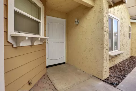 1324 E Sunnyview Ave, Visalia, CA 93292 photo 4