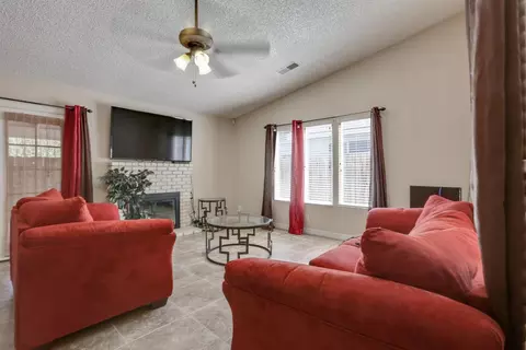 1324 E Sunnyview Ave, Visalia, CA 93292 photo 6