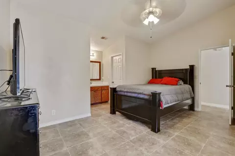 1324 E Sunnyview Ave, Visalia, CA 93292 photo 14