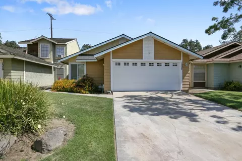 1324 E Sunnyview Ave, Visalia, CA 93292 photo 2