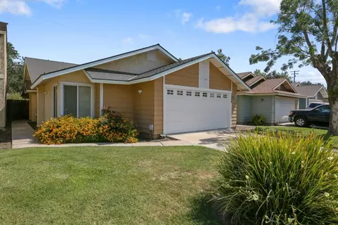 1324 E Sunnyview Ave, Visalia, CA 93292 photo 1