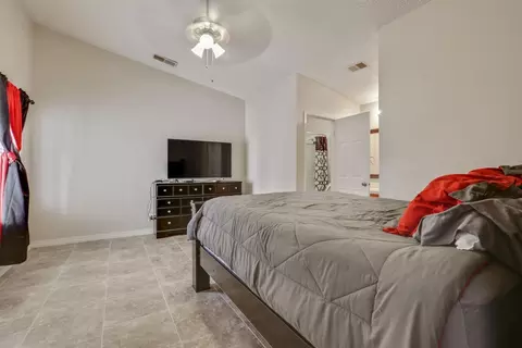 1324 E Sunnyview Ave, Visalia, CA 93292 photo 13