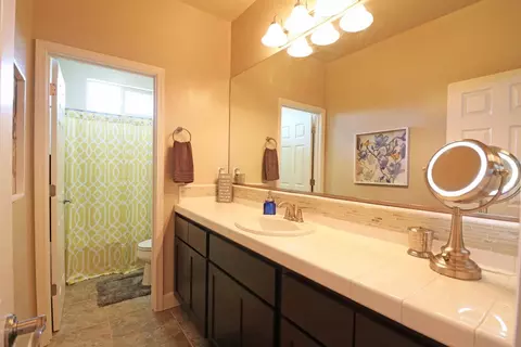 544 Hampton St, Tulare, CA 93274 photo 24