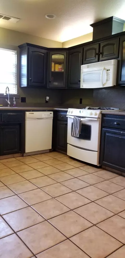 3330 E Douglas Ave, Visalia, CA 93292 photo 15