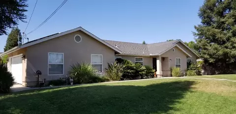 3330 E Douglas Ave, Visalia, CA 93292 photo 1