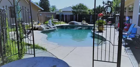 3330 E Douglas Ave, Visalia, CA 93292 photo 2
