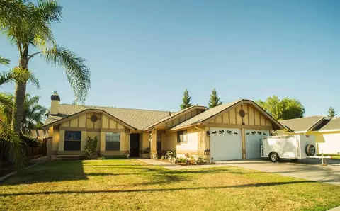 1204 E Fairview Ave, Tulare, CA 93274 photo 2