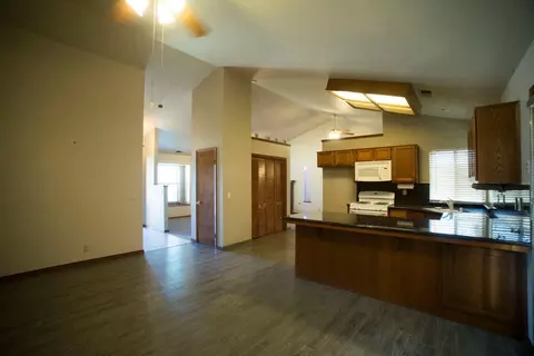 1204 E Fairview Ave, Tulare, CA 93274 photo 8