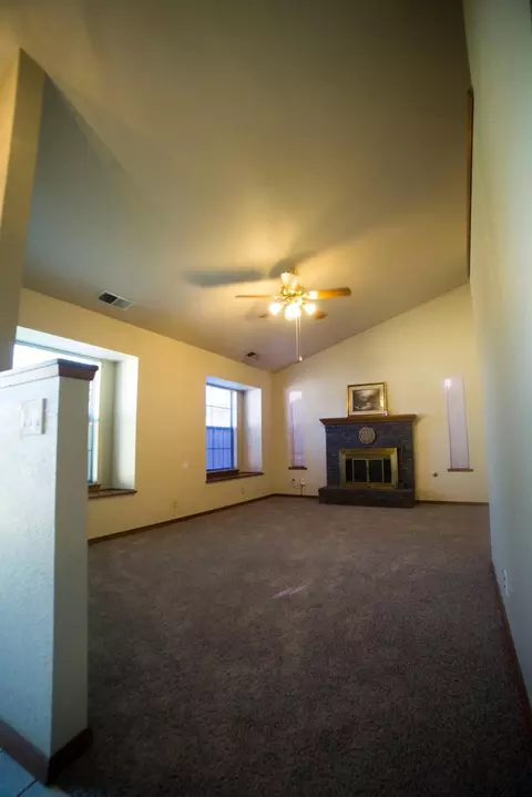 1204 E Fairview Ave, Tulare, CA 93274 photo 5