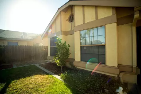 1204 E Fairview Ave, Tulare, CA 93274 photo 4