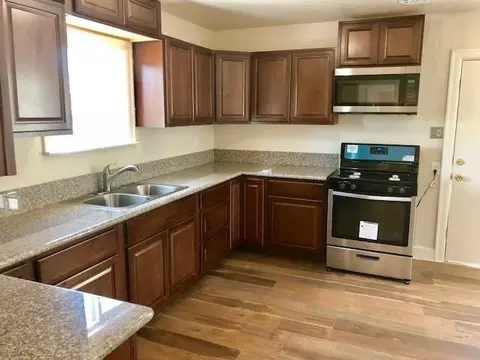 1528 Wigdal, Corcoran, CA 93212 photo 2