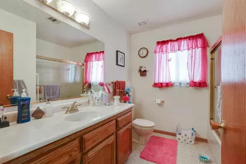 942 Willowood Ct, Hanford, CA 93230 photo 17