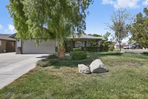942 Willowood Ct, Hanford, CA 93230 photo 1