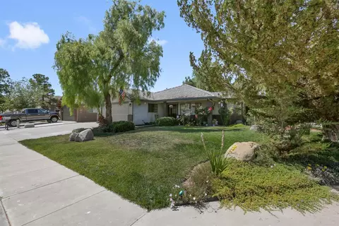 942 Willowood Ct, Hanford, CA 93230 photo 3