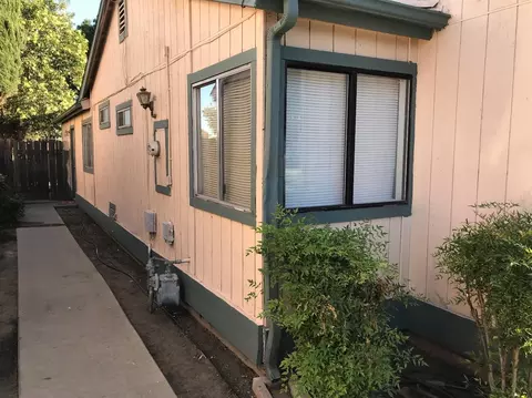 225 E Prospect Ave, Visalia, CA 93291 photo 4