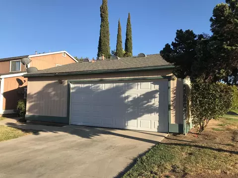 225 E Prospect Ave, Visalia, CA 93291 photo 2