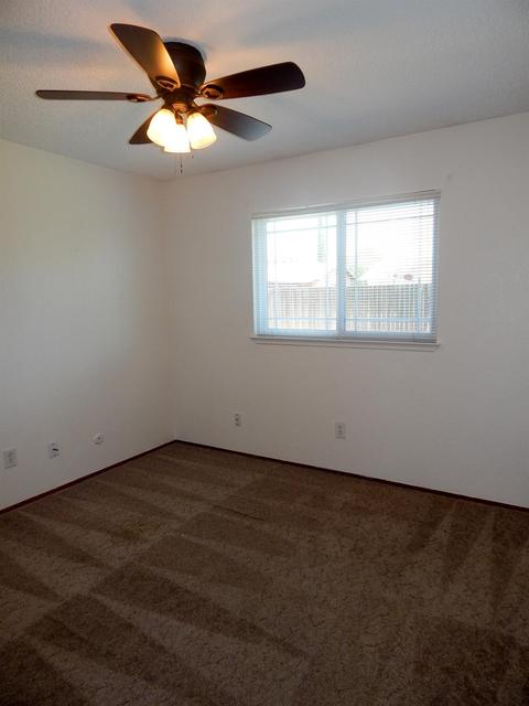 864 Banyan Dr, Lemoore, CA 93245 photo 21