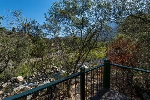 44255 Sierra Dr, Three Rivers, CA 93271 photo 5