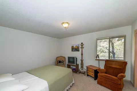 44255 Sierra Dr, Three Rivers, CA 93271 photo 11