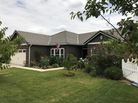 4325 E Hillcrest Ave, Visalia, CA 93292 photo 1