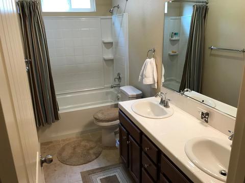 4325 E Hillcrest Ave, Visalia, CA 93292 photo 23