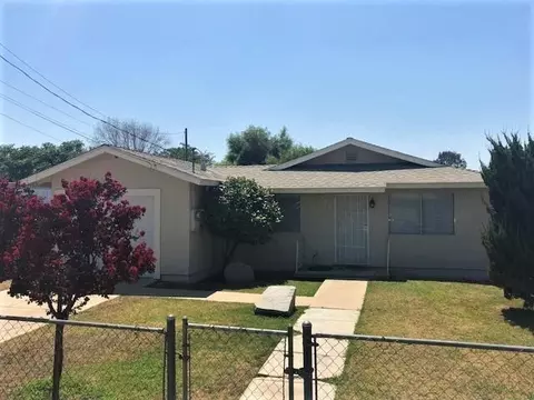911 S Maple St, Pixley, CA 93256 photo 2