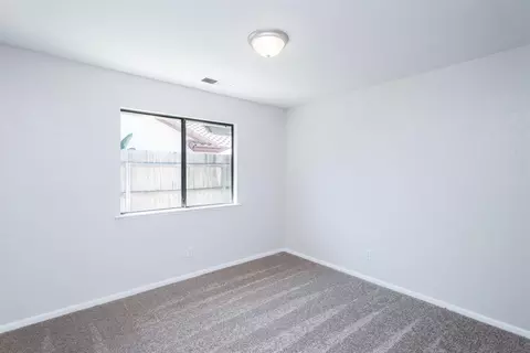 2021 E Harvard Ct, Visalia, CA 93292 photo 20
