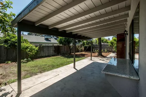 2021 E Harvard Ct, Visalia, CA 93292 photo 23