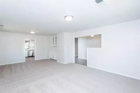 2021 E Harvard Ct, Visalia, CA 93292 photo 5