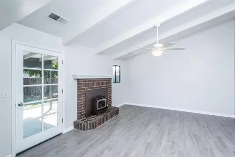 2021 E Harvard Ct, Visalia, CA 93292 photo 12