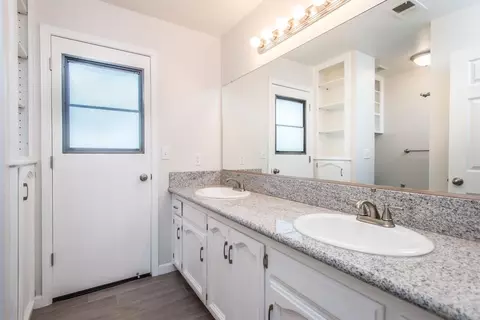2021 E Harvard Ct, Visalia, CA 93292 photo 17