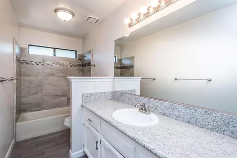 2021 E Harvard Ct, Visalia, CA 93292 photo 21